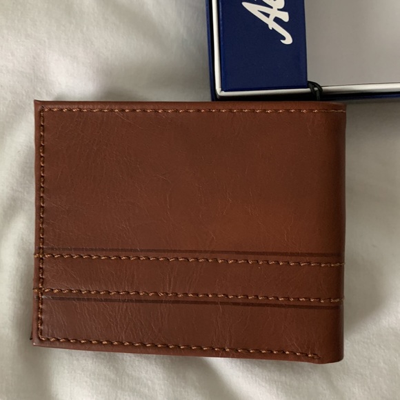 NWT Aeropostale Men’s Tan Wallet - Picture 7 of 15